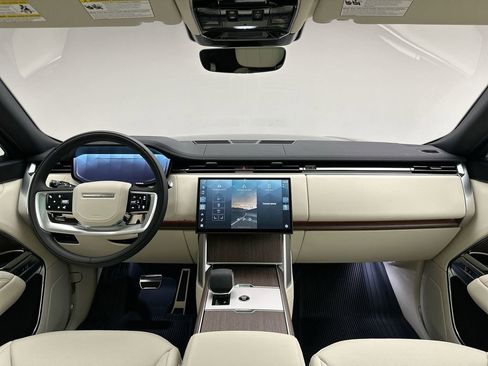 New 2026 Land Rover Range Rover Long Wheelbase SE AWD/4WD image 16