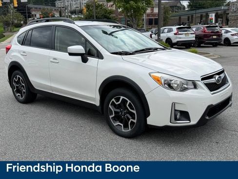 Used 2016 Subaru Crosstrek 2.0i Premium w/ Moonroof Package AWD/4WD image 3