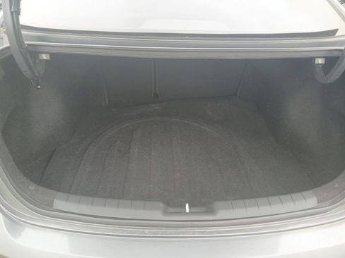 Used 2019 Hyundai Elantra SE FWD image 13