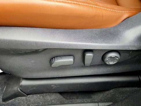 Used 2025 Subaru Ascent Touring AWD/4WD image 12