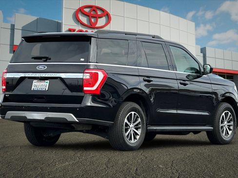 Used 2021 Ford Expedition XLT AWD/4WD image 3