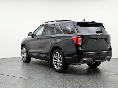 Used 2024 Ford Explorer Limited RWD image 6