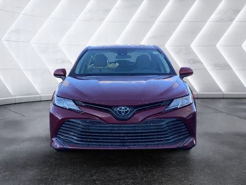 Used 2020 Toyota Camry LE image 2