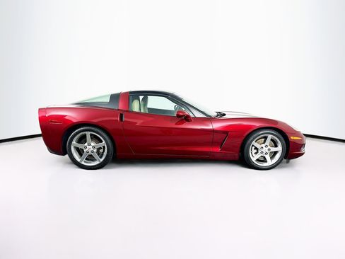 Used 2007 Chevrolet Corvette Coupe w/ Preferred Equipment Group RWD image 10