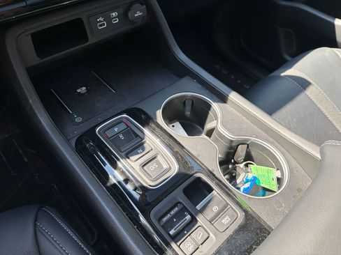 Used 2025 Honda Pilot Touring image 24
