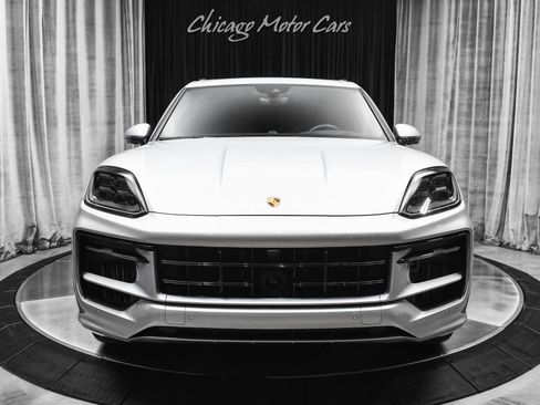 Used 2025 Porsche Cayenne GTS image 7