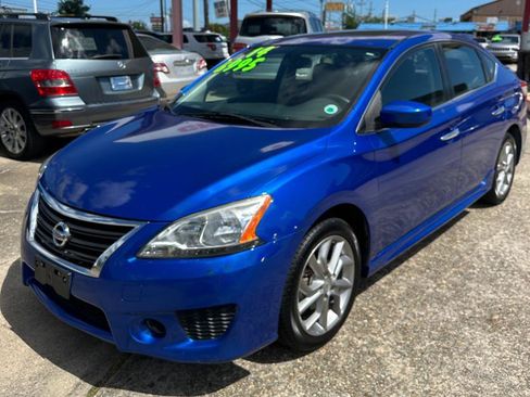 Used 2014 Nissan Sentra SR w/ Premium Package FWD image 2