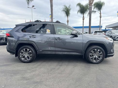 Used 2022 Toyota RAV4 XLE Premium AWD/4WD image 4
