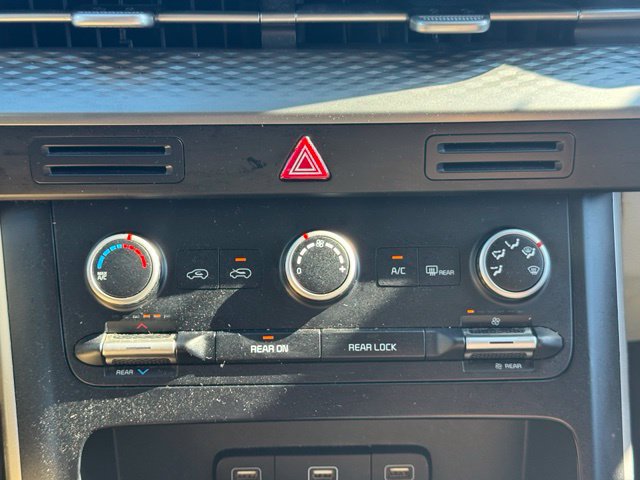 Used 2022 Kia Carnival LX FWD image 27