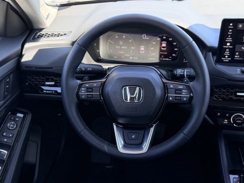 Used 2025 Honda Accord Touring image 15
