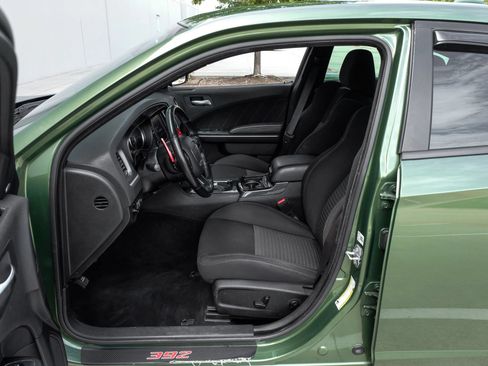Used 2019 Dodge Charger Scat Pack RWD image 4