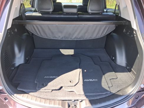 Used 2018 Toyota RAV4 Limited w/ Carpet Mat Package AWD/4WD image 25