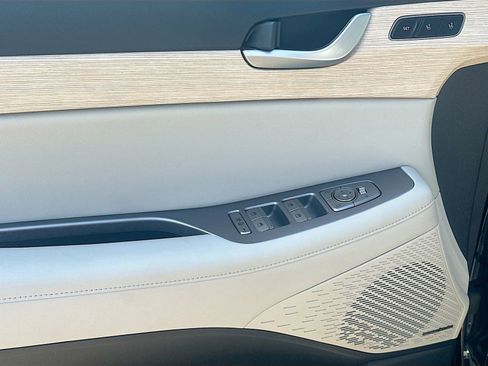 Used 2024 Hyundai Palisade Limited FWD image 20