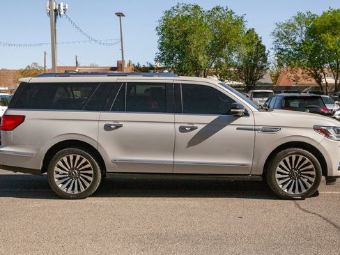 Used 2019 Lincoln Navigator L Reserve w/ Cargo Package AWD/4WD image 4