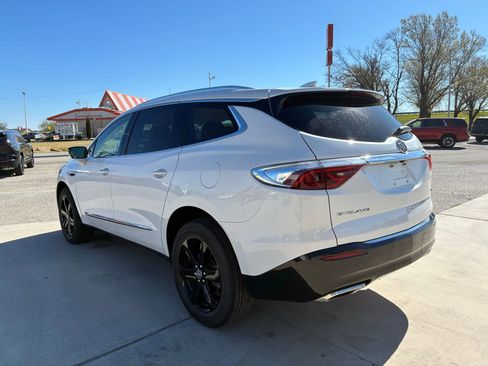 Used 2023 Buick Enclave Essence w/ Sport Touring Edition image 12
