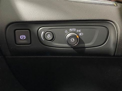 Used 2021 Buick Enclave Avenir w/ Avenir Technology Package AWD/4WD image 21