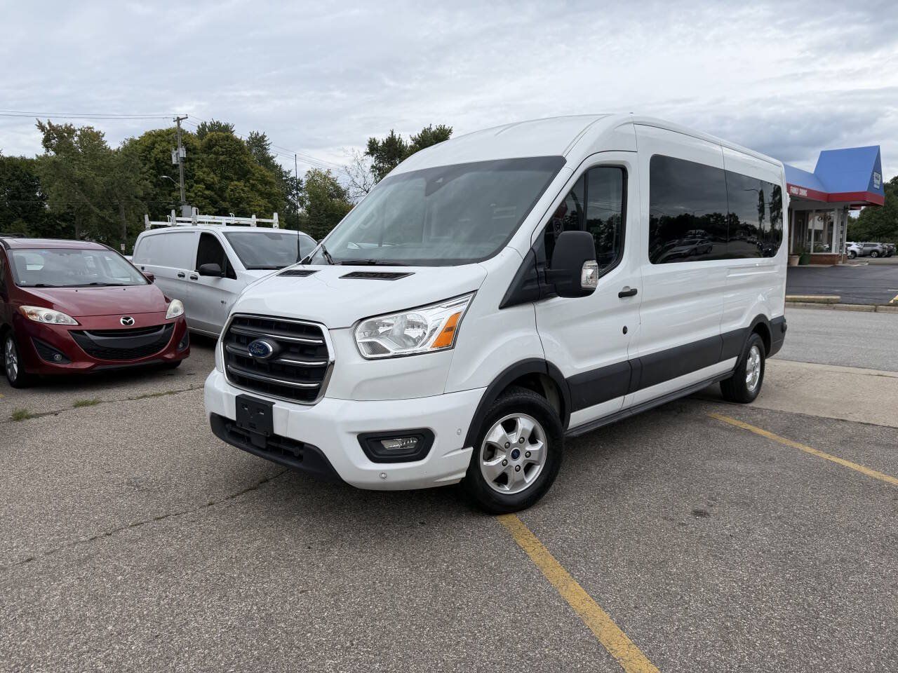 Used 2020 Ford Transit 350 XLT RWD image 3