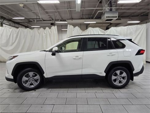 Used 2022 Toyota RAV4 XLE image 14