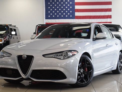 Used 2022 Alfa Romeo Giulia Ti RWD image 3