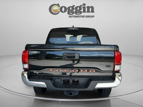 Used 2018 Toyota Tacoma SR5 RWD image 4