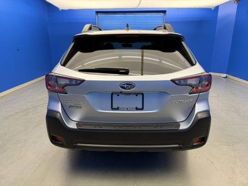 Certified 2025 Subaru Outback Premium w/ Popular Package #1A AWD/4WD image 6