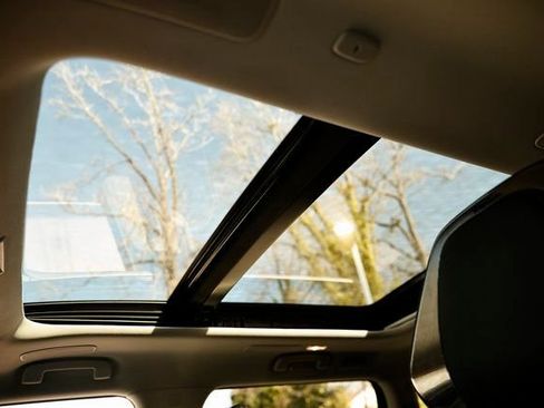 Used 2025 INFINITI QX80 Sensory image 21