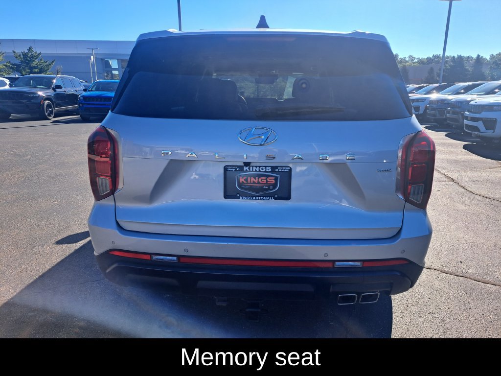 Used 2023 Hyundai Palisade Limited AWD/4WD image 4