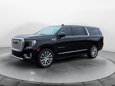 Used 2023 GMC Yukon XL Denali AWD/4WD image 3