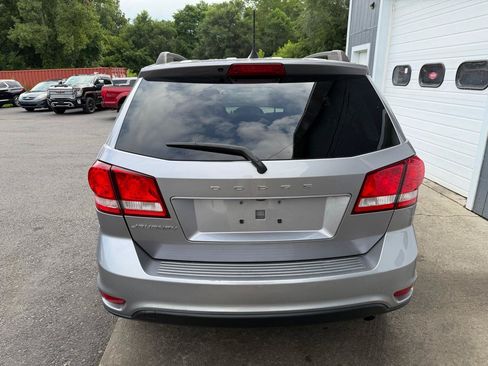 Used 2019 Dodge Journey SE w/ Premium Group FWD image 5