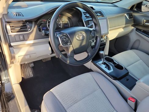 Used 2013 Toyota Camry LE image 16