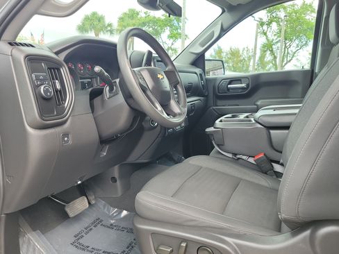Used 2024 Chevrolet Silverado 1500 Custom RWD image 9