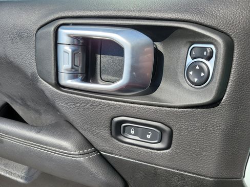 Used 2023 Jeep Wrangler Sahara w/ Cold Weather Group image 6