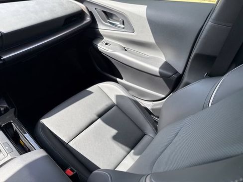 Used 2023 Toyota Prius XLE FWD image 16