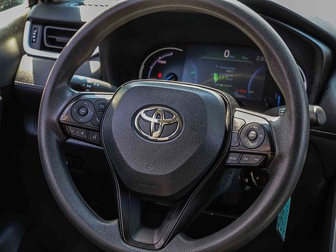 Used 2024 Toyota RAV4 LE AWD/4WD image 10