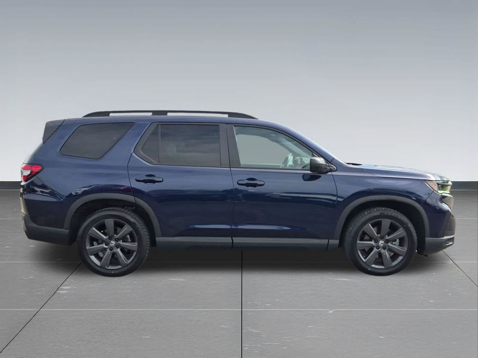 Certified 2024 Honda Pilot Sport image 7