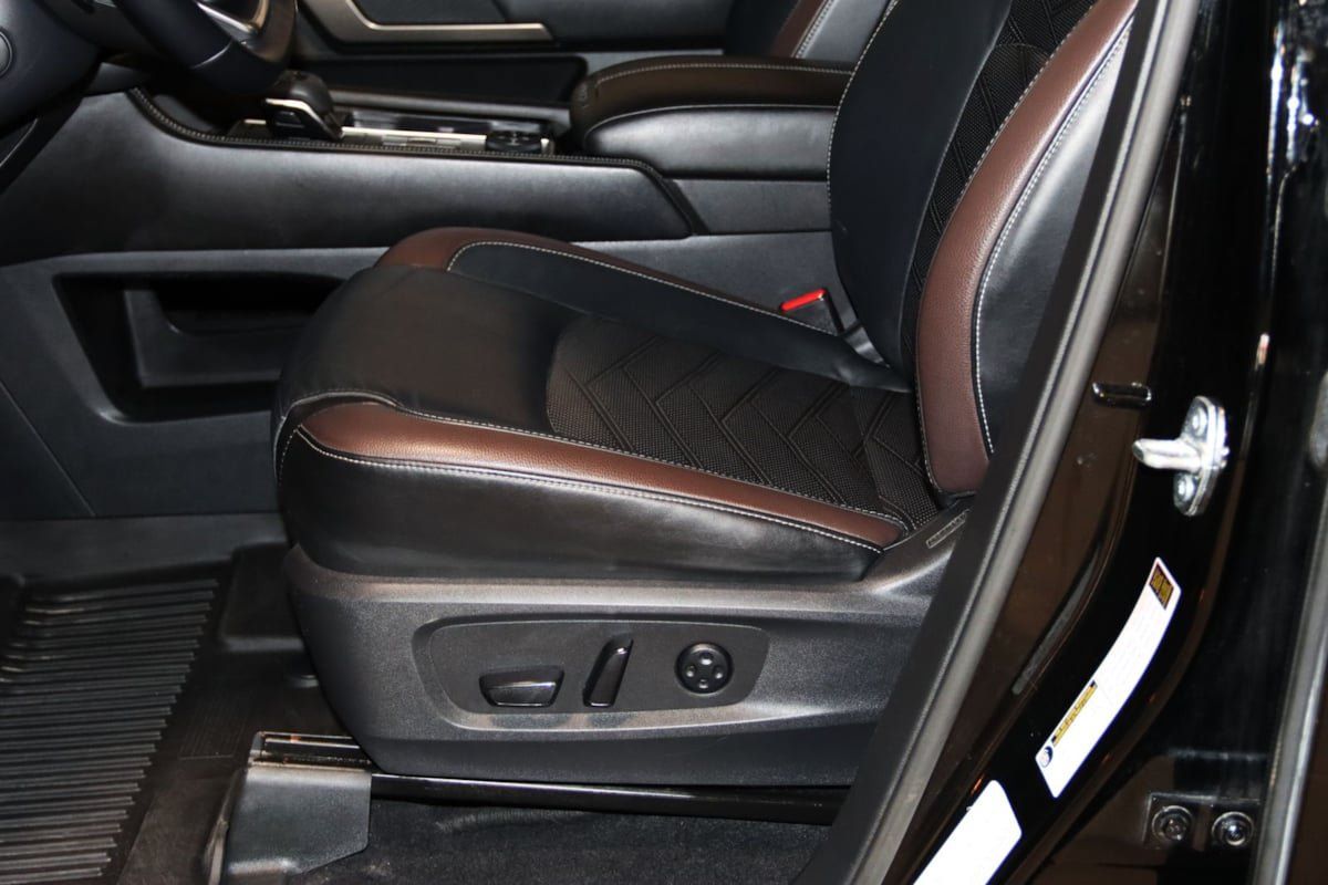 Used 2022 Nissan Pathfinder Platinum AWD/4WD image 36