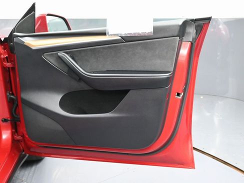 Used 2023 Tesla Model Y Long Range image 40