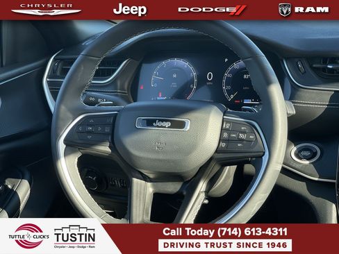 Used 2023 Jeep Grand Cherokee L Laredo AWD/4WD image 21