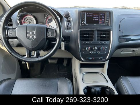 Used 2020 Dodge Grand Caravan SXT image 3