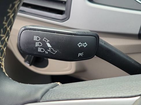 Used 2021 Volkswagen Atlas SE FWD image 11