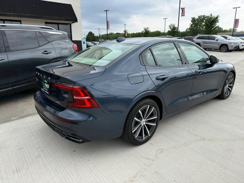 Used 2022 Volvo S60 B5 Momentum AWD/4WD image 15