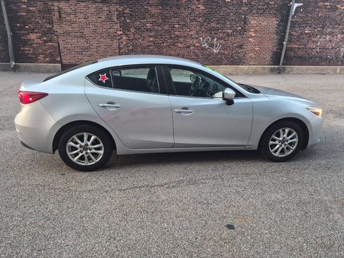 Used 2017 MAZDA MAZDA3 Sport w/ Preferred Equipment Package FWD image 4