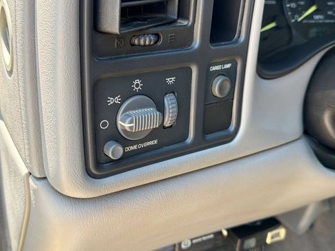 Used 2000 GMC Sierra 1500 2WD Extended Cab image 15