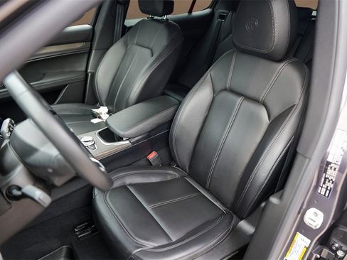 Used 2023 Alfa Romeo Stelvio Ti image 7