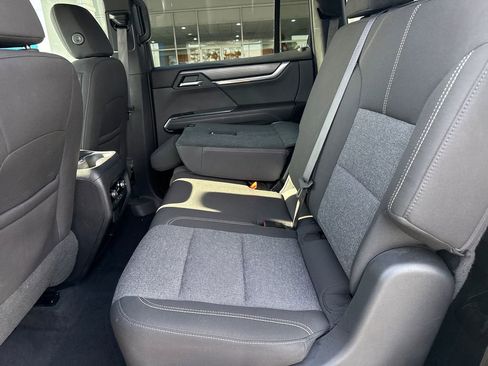 Used 2025 GMC Acadia Elevation image 28