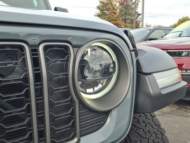 Certified 2025 Jeep Wrangler Unlimited Rubicon AWD/4WD image 12