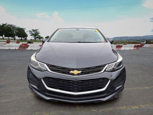 Used 2017 Chevrolet Cruze LT w/ Convenience Package FWD image 8
