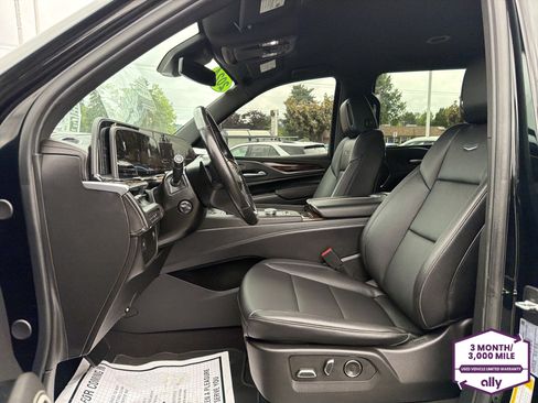 Used 2024 Cadillac Escalade ESV Luxury AWD/4WD image 10