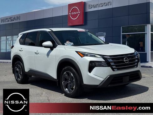 Certified 2026 Nissan Rogue SV FWD image 1