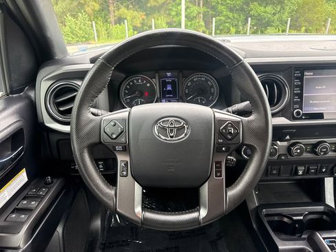 Used 2020 Toyota Tacoma TRD Off-Road AWD/4WD image 19
